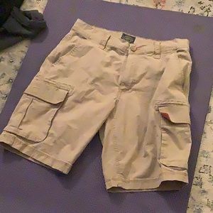 St. John’s Bay cargo shorts size 32